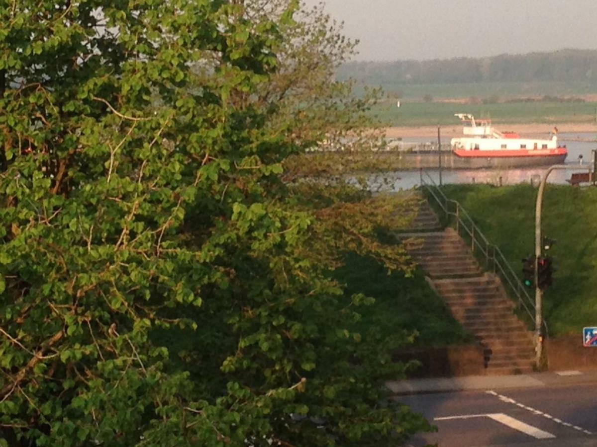 Grosse Ferienwohnung An Der Rheinpromenade Three Duisburg Eksteriør bilde